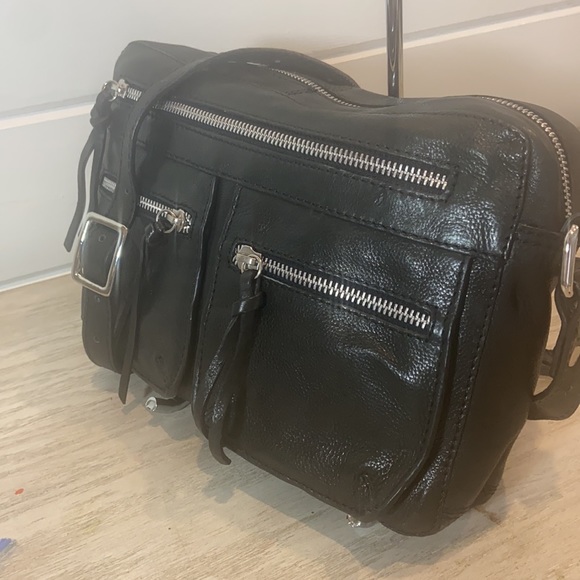 Nino Bosi Black Glove Leather Crossbody Shoulderbag.  Excellent condition! - Picture 6 of 12